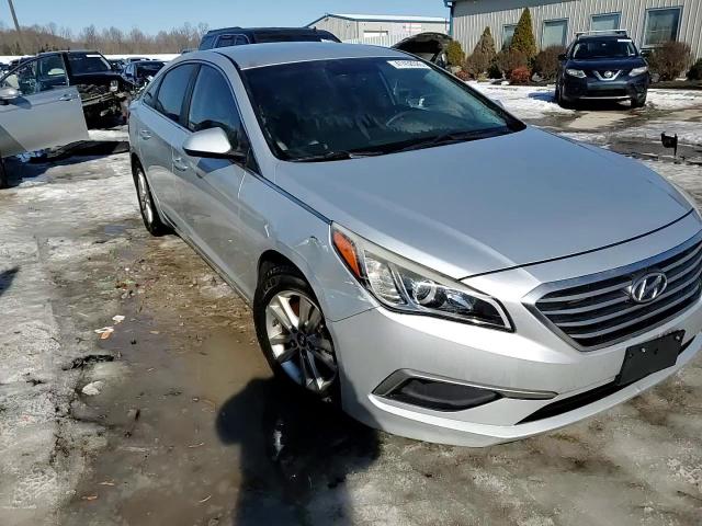 2016 Hyundai Sonata - Image 14