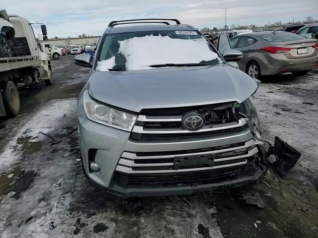 2017 Toyota Highlander - Image 12