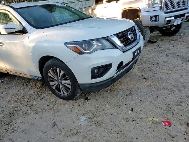 2017 Nissan Pathfinder - Image 14