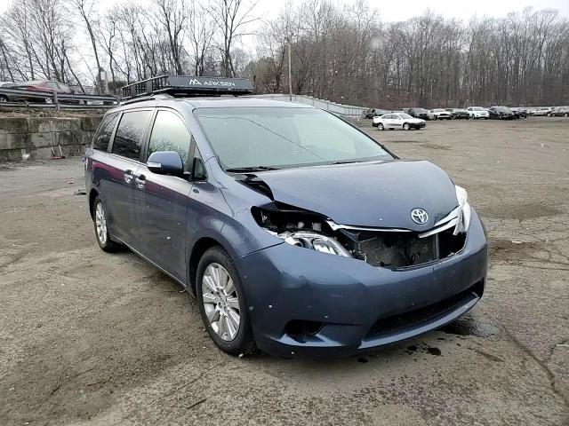 2013 Toyota Sienna - Image 14