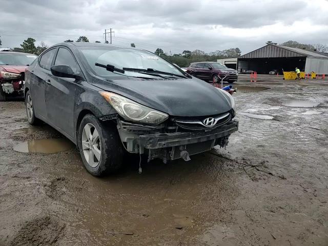 2013 Hyundai Elantra - Image 11
