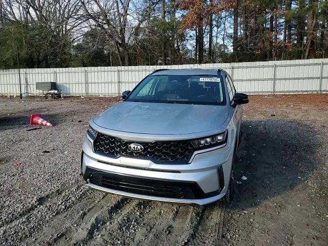 2021 Kia Sorento - Image 12