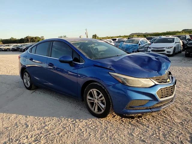 2017 Chevrolet Cruze - Image 13