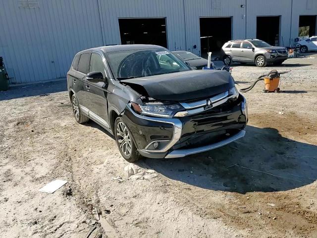 2018 Mitsubishi Outlander - Image 12