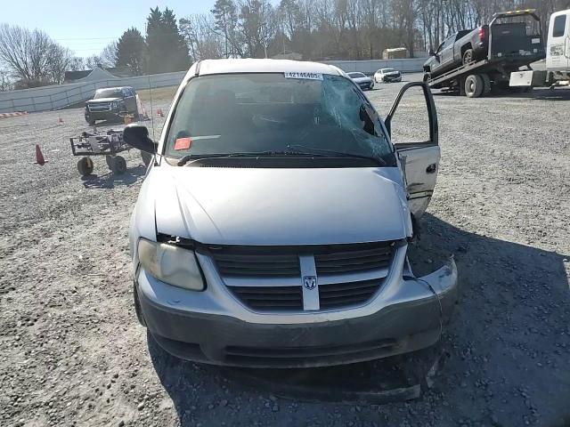 2005 Dodge Caravan - Image 12