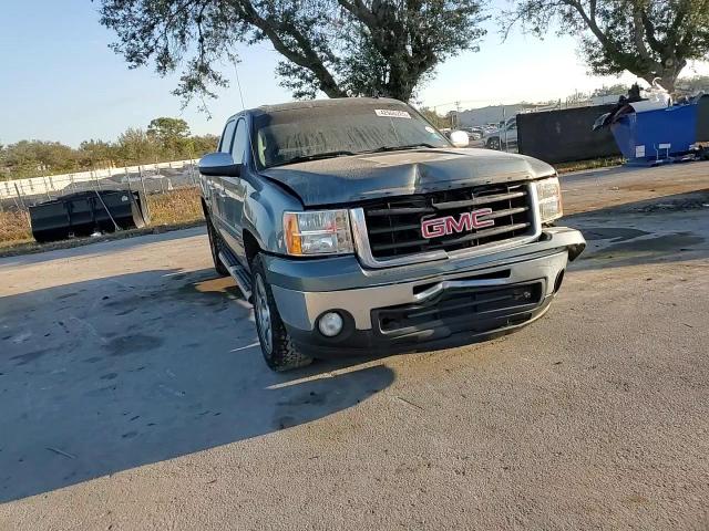 2011 GMC Sierra - Image 11