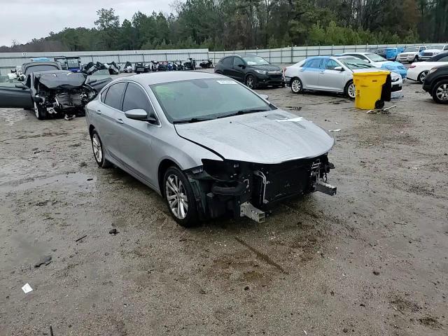 2015 Chrysler 200 - Image 11