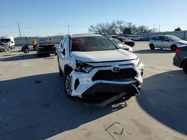 2023 Toyota RAV 4 - Image 11