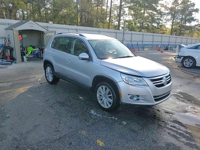 2010 Volkswagen Tiguan - Image 12