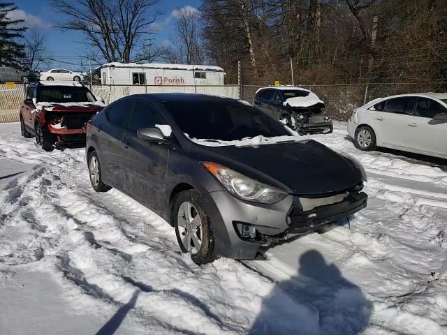 2011 Hyundai Elantra - Image 11