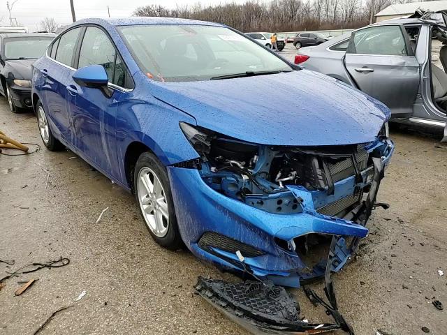 2018 Chevrolet Cruze - Image 14