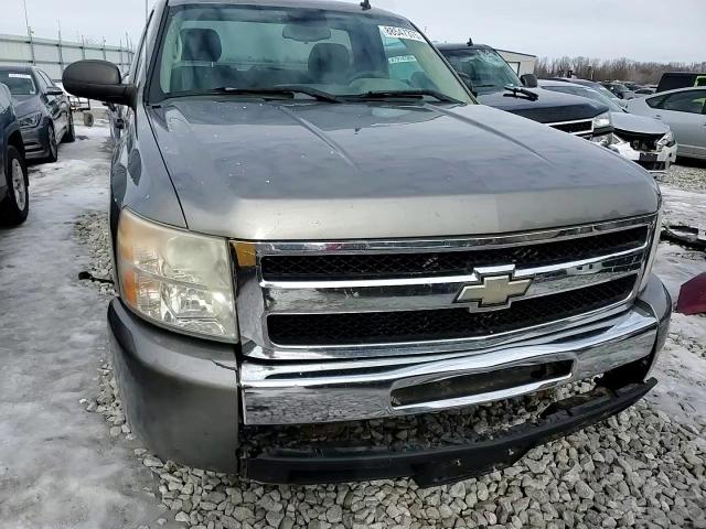 2009 Chevrolet Silverado - Image 11