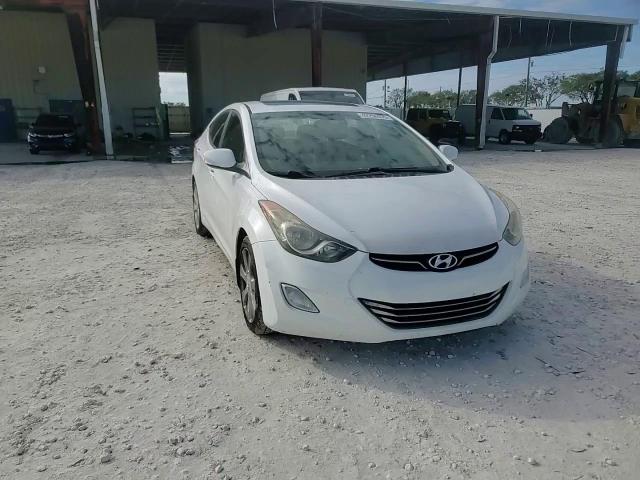 2013 Hyundai Elantra - Image 13