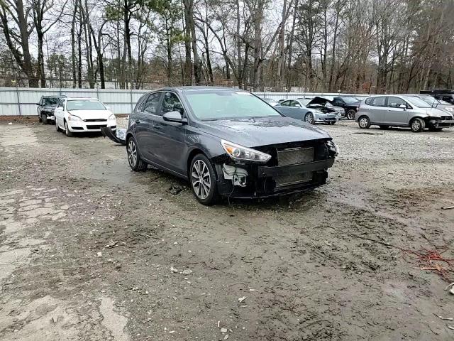 2018 Hyundai Elantra - Image 14