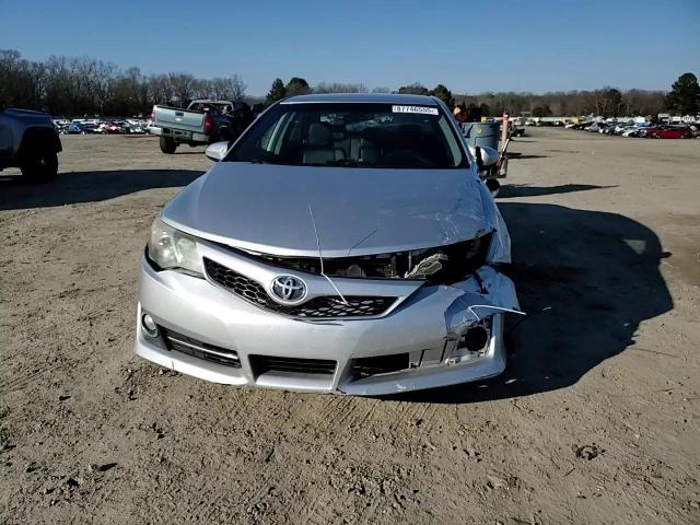 2013 Toyota Camry - Image 11