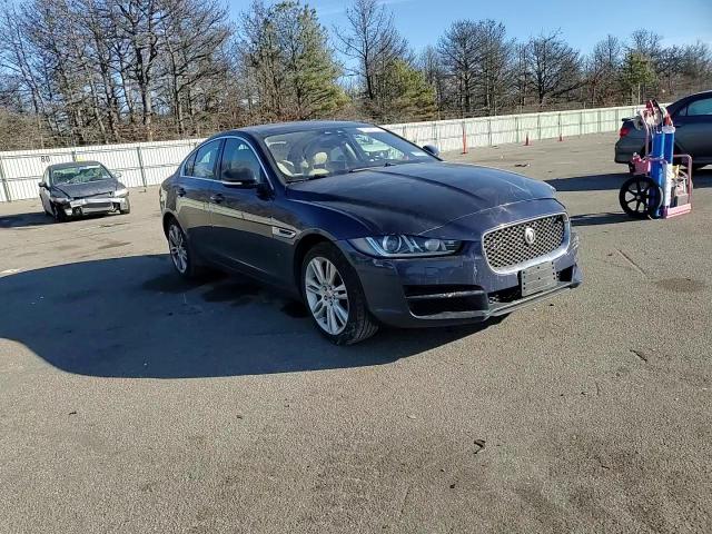 2019 Jaguar XE - Image 11