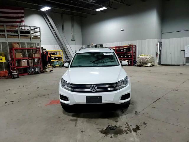 2016 Volkswagen Tiguan - Image 12