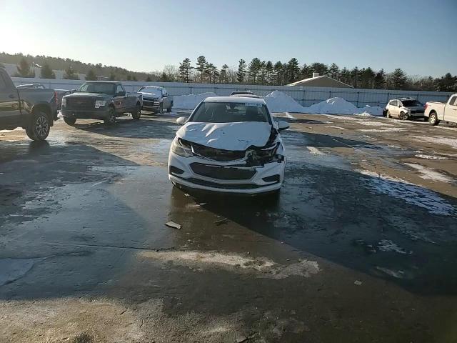 2017 Chevrolet Cruze - Image 11