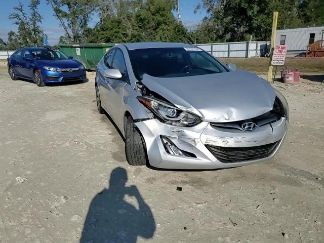 2016 Hyundai Elantra - Image 13