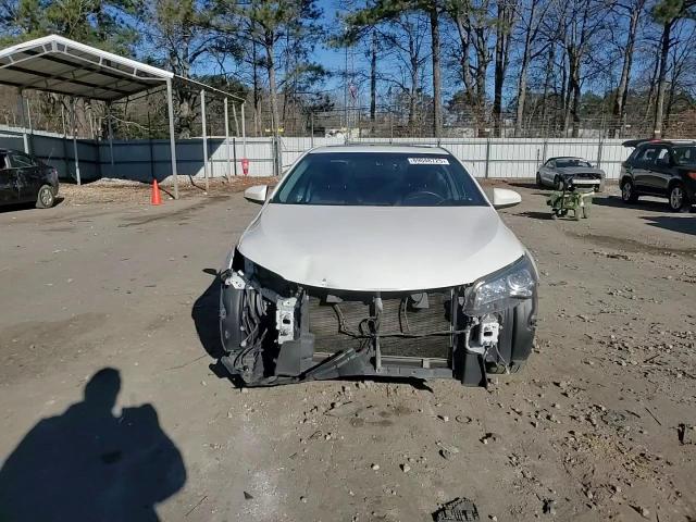 2016 Toyota Camry - Image 14