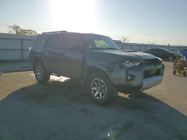 2020 Toyota 4Runner - Image 11