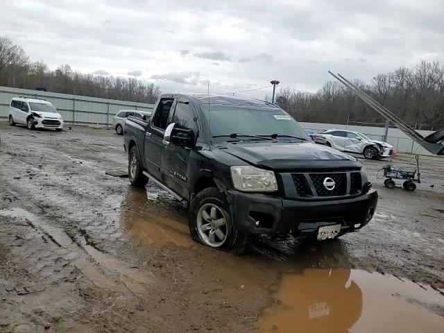 2011 Nissan Titan - Image 10