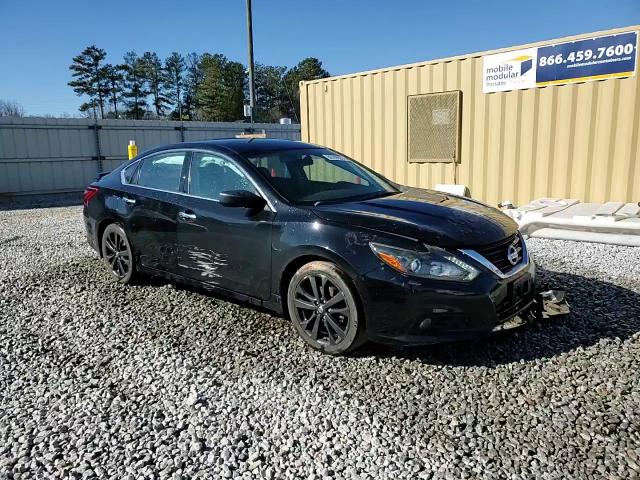2017 Nissan Altima - Image 13