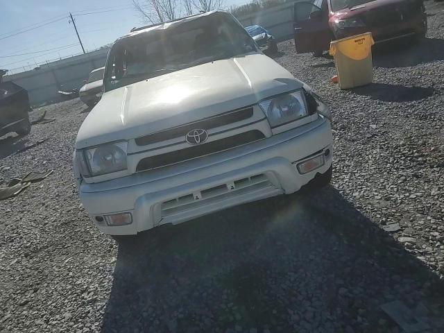 2002 Toyota 4Runner - Image 12