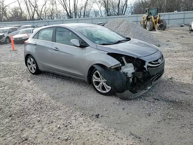 2013 Hyundai Elantra - Image 13
