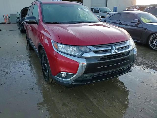 2018 Mitsubishi Outlander - Image 14