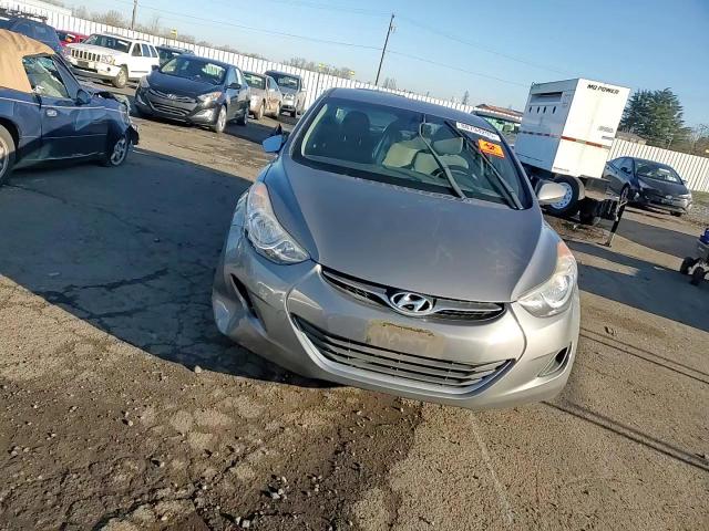 2012 Hyundai Elantra - Image 10