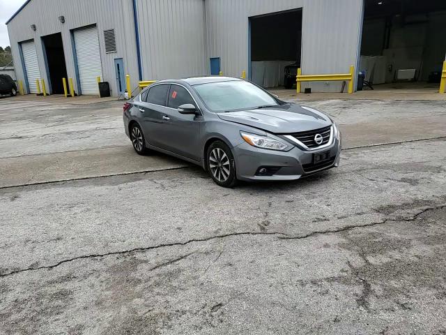 2016 Nissan Altima - Image 11