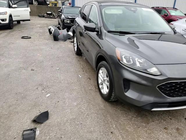 2020 Ford Escape - Image 15