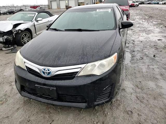 2013 Toyota Camry - Image 13