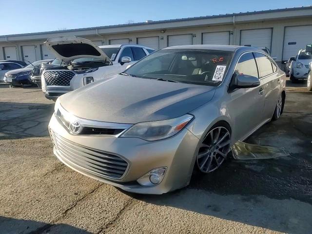 2013 Toyota Avalon - Image 10