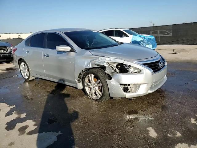 2013 Nissan Altima - Image 13