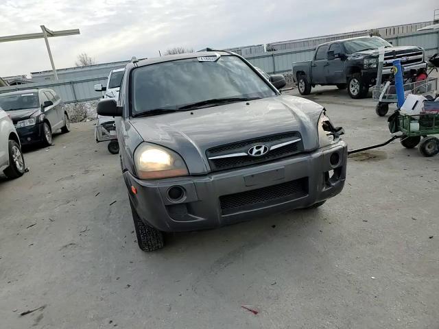 2009 Hyundai Tucson - Image 12