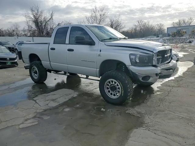 2006 Dodge RAM - Image 11