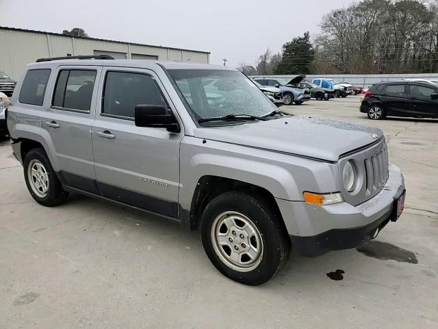 2015 Jeep Liberty (Patriot) - Image 11