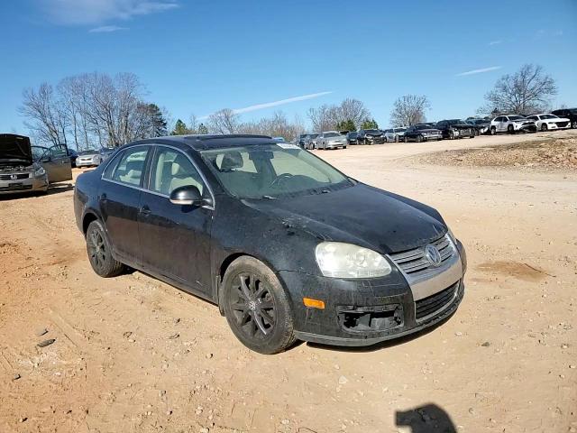 2010 Volkswagen Jetta - Image 10