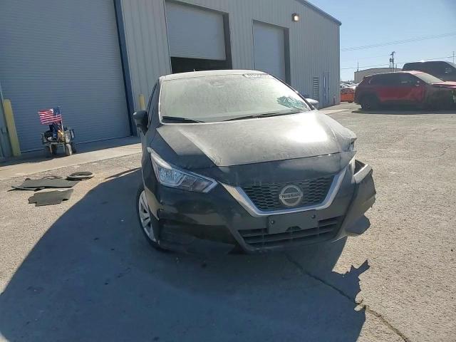 2021 Nissan Versa - Image 11