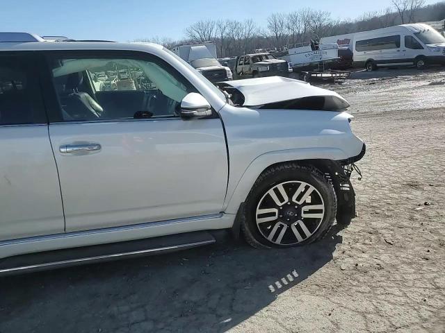 2016 Toyota 4Runner - Image 12