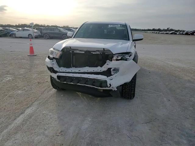 2020 Toyota Tacoma - Image 10