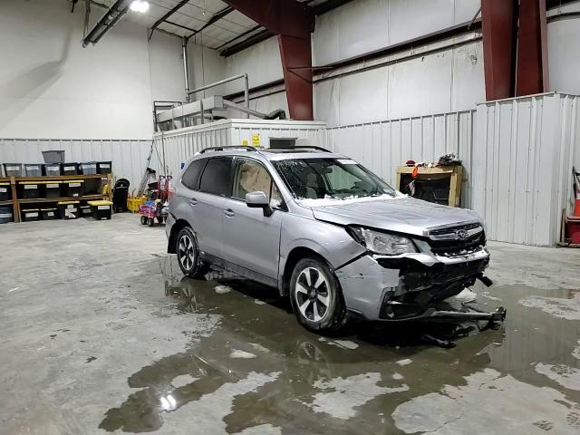 2017 Subaru Forester - Image 12