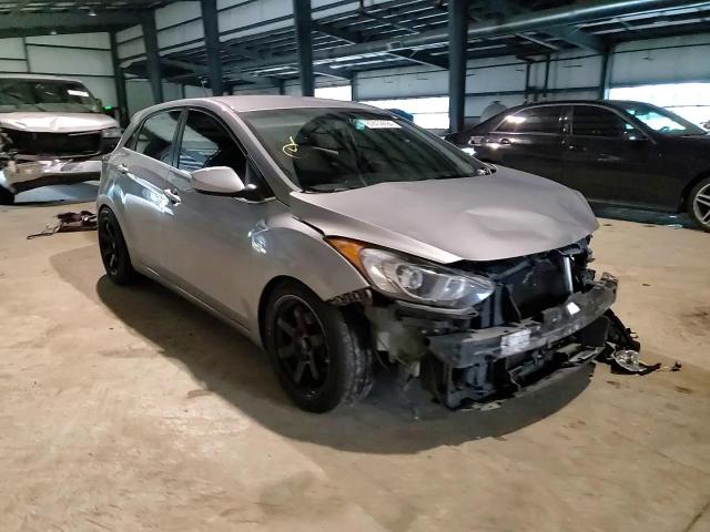 2014 Hyundai Elantra - Image 11