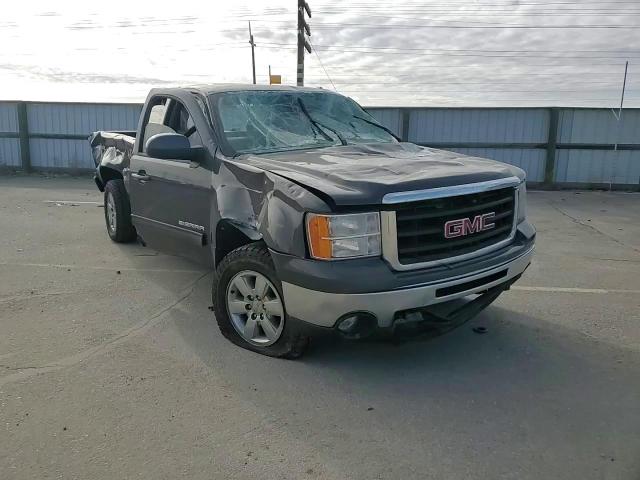 2010 GMC Sierra - Image 10