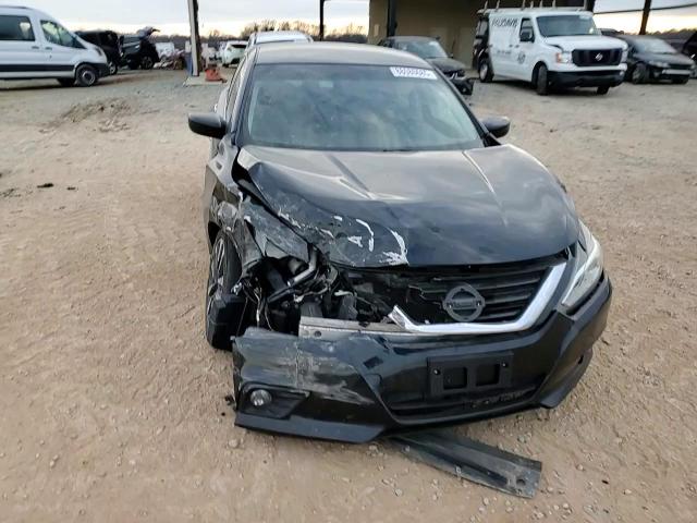2017 Nissan Altima - Image 13