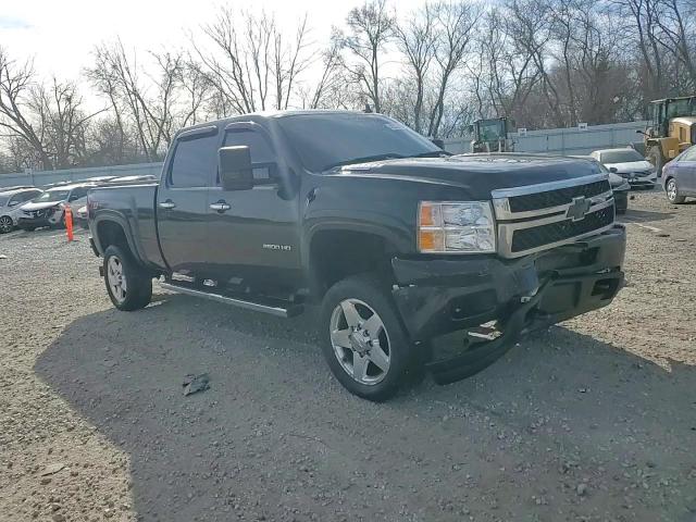 2011 Chevrolet Silverado - Image 13