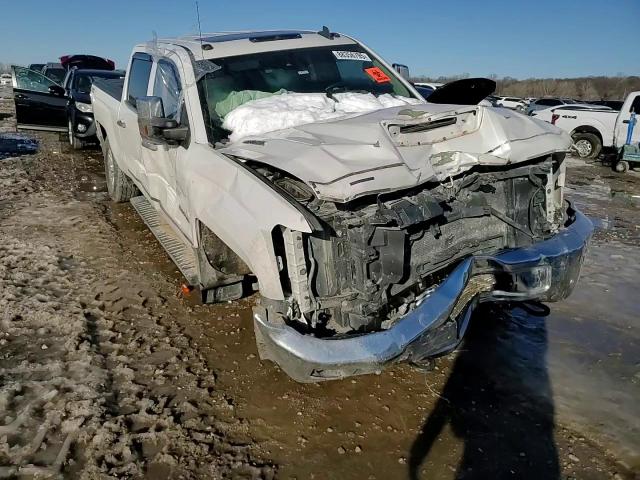 2019 Chevrolet Silverado - Image 11