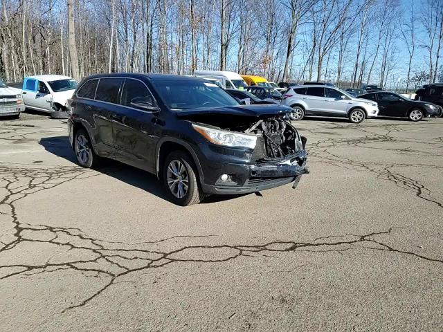 2015 Toyota Highlander - Image 12